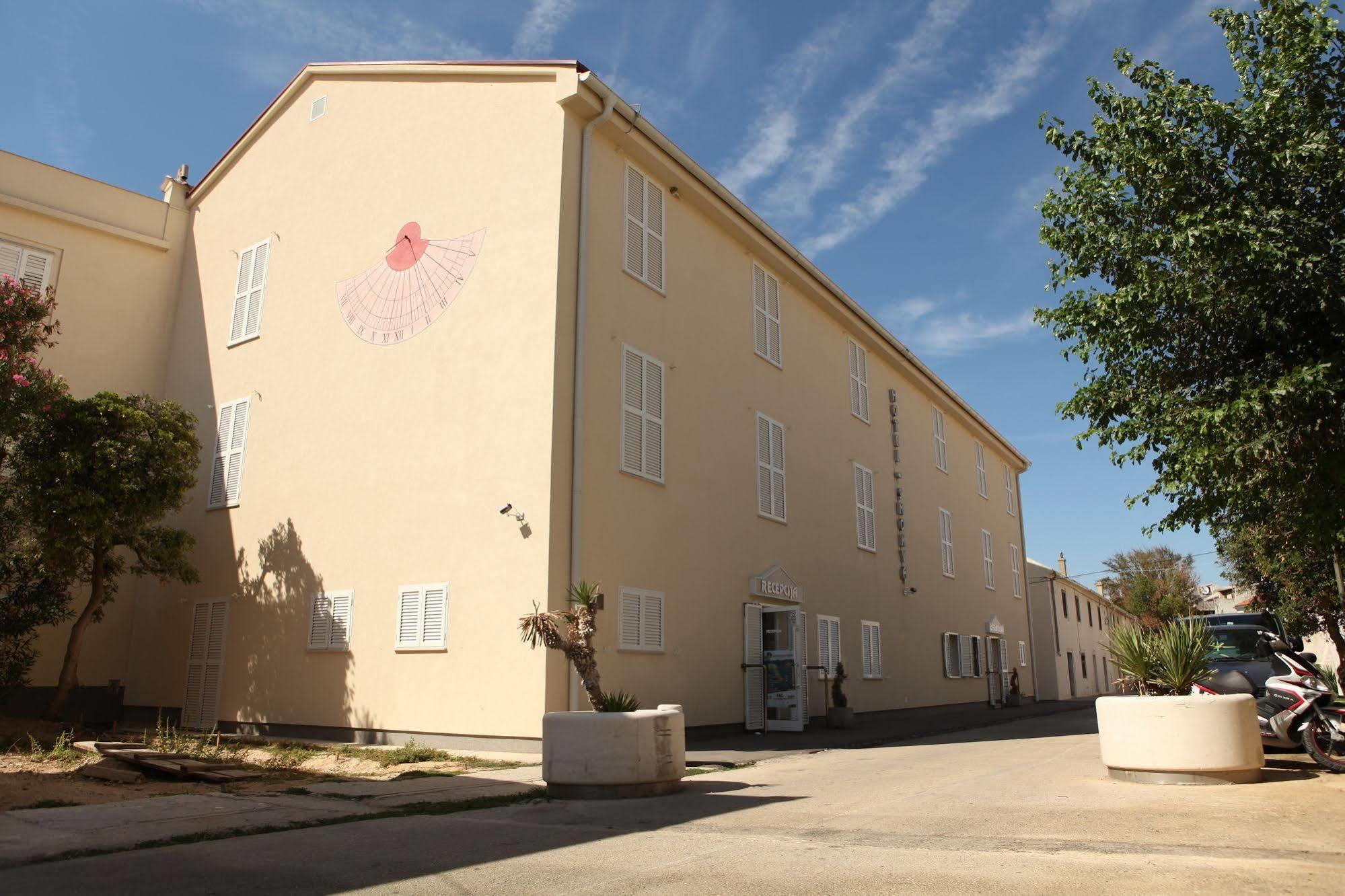 Hotel Smokva Pag Pag Town Kültér fotó